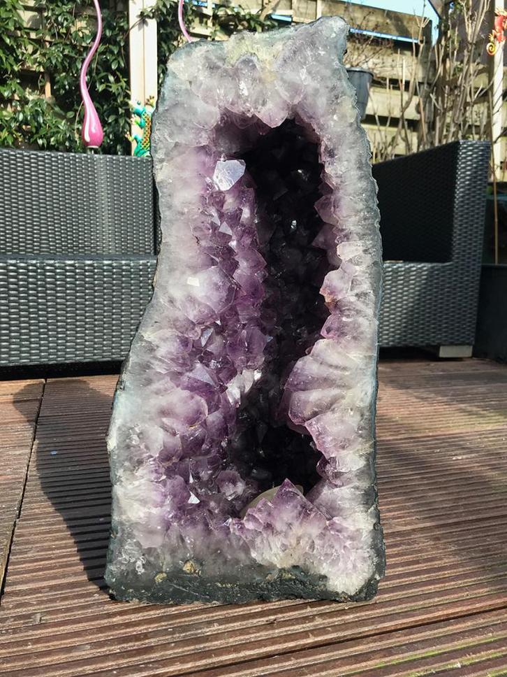 Amethist geode (11) van 32,1 kg Afgeprijsd!!!, Verzamelen, Mineralen en Fossielen, Mineraal, Ophalen of Verzenden