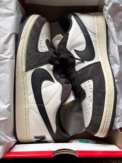 Nike Terminator Low Velvet Brown & Black-Sail Maat 43, Kleding | Heren, Schoenen, Nieuw, Sneakers of Gympen, Bruin, Ophalen of Verzenden
