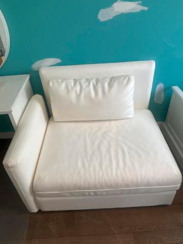 Witte IKEA Fauteuil (Leer) - Rookvrij Huis beschikbaar voor biedingen