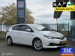 Toyota Auris 1.8 Hybrid Executive| Leer | Camera | Bluetooth, 65 €/maand, 28 km/l, 4 cilinders, Met garantie (alle)