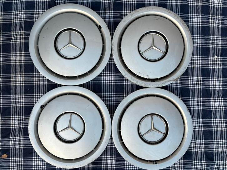 Mercedes Wieldoppen W124 - 7 stuks, Auto diversen, Wieldoppen, Gebruikt, Ophalen of Verzenden