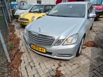 Mercedes-Benz E-Klasse 2.1 CDI E200 Sedan AUT 2010 Grijs, Auto's, Automaat, Bedrijf, Diesel, Sedan