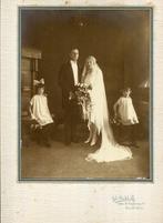 1929 Trouwfoto met twee Bruidsmeisje, Gebruikt, Verzenden, Foto, Voor 1940
