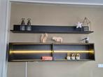 Houten planken kast aan de muur. Inclusief verlichting. 7, Ophalen