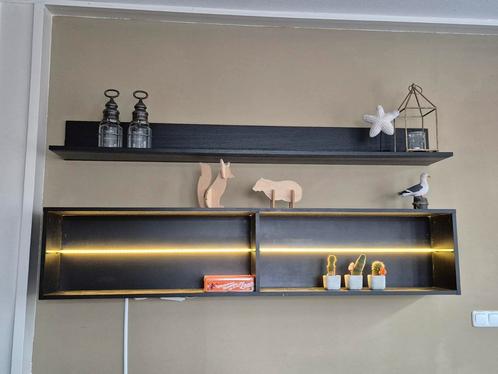 Houten planken kast aan de muur. Inclusief verlichting. 7, Huis en Inrichting, Kasten | Overige, Ophalen