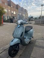 Vespa Primavera 2015, Fietsen en Brommers, Snorfietsen en Snorscooters, Ophalen, Zo goed als nieuw, Benzine, Vespa