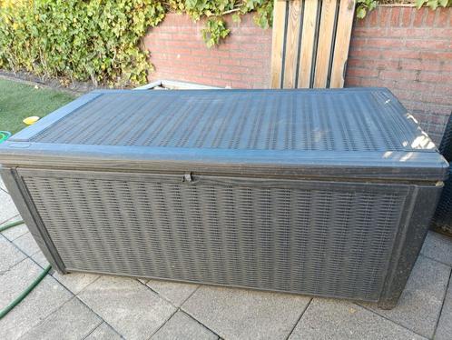 Keter kussenbox 640 liter 143x71,5x63 cm, Tuin en Terras, Bergingen en Tuinkasten, Zo goed als nieuw, Kunststof, Ophalen