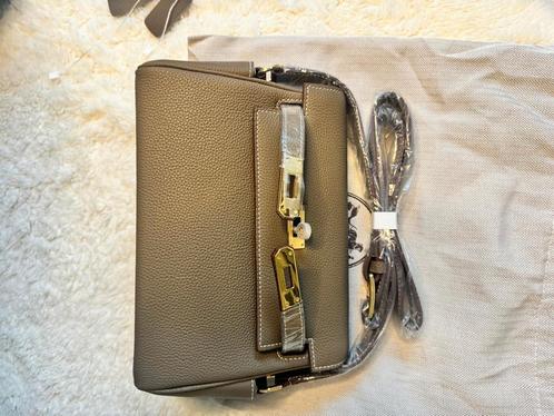 Hermes kelly bag messenger new. Bruin plain leer, Sieraden, Tassen en Uiterlijk, Tassen | Schoudertassen, Nieuw, Bruin, Ophalen of Verzenden