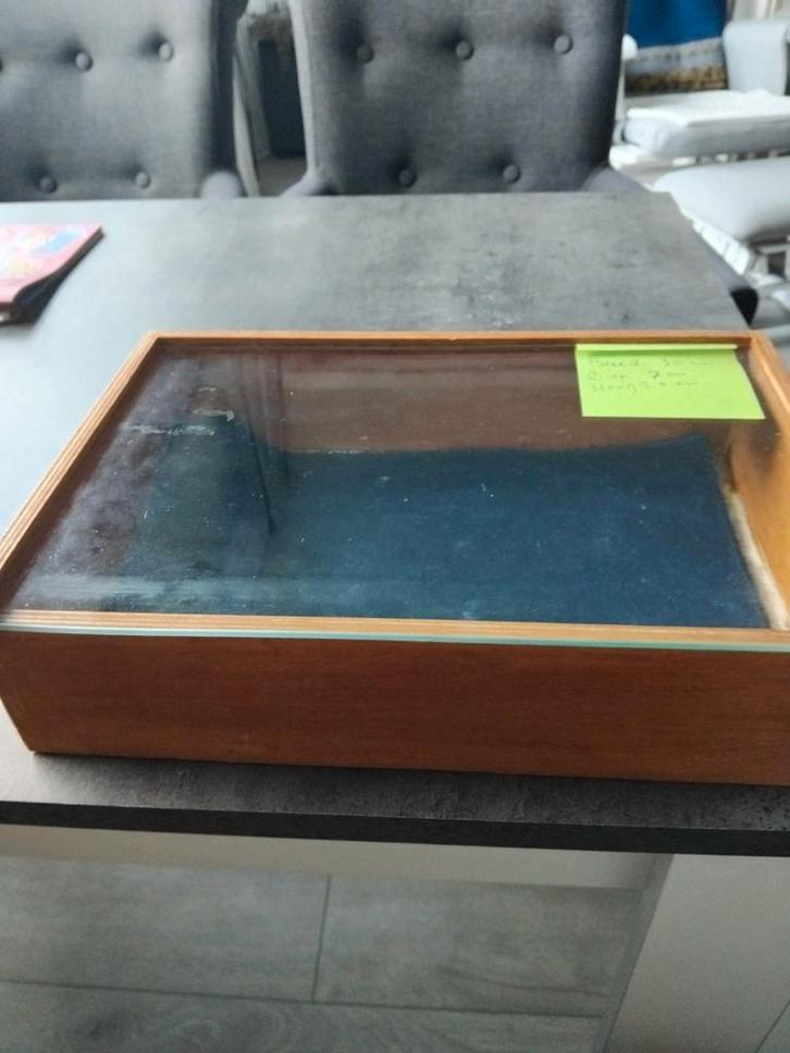 Kleine hang vitrinekast in goede staat, Huis en Inrichting, Kasten | Vitrinekasten, Gebruikt, Minder dan 100 cm, Minder dan 50 cm