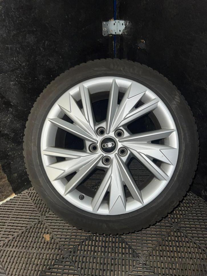 Audi a3 velg met all season banden 225/45 R17, Auto diversen, Autosport-onderdelen, Gebruikt, Ophalen of Verzenden