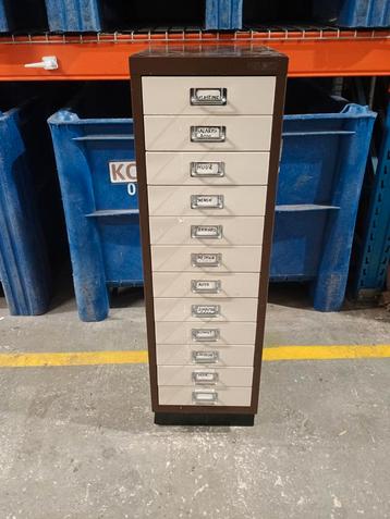 Metalen ladekast  beschikbaar voor biedingen