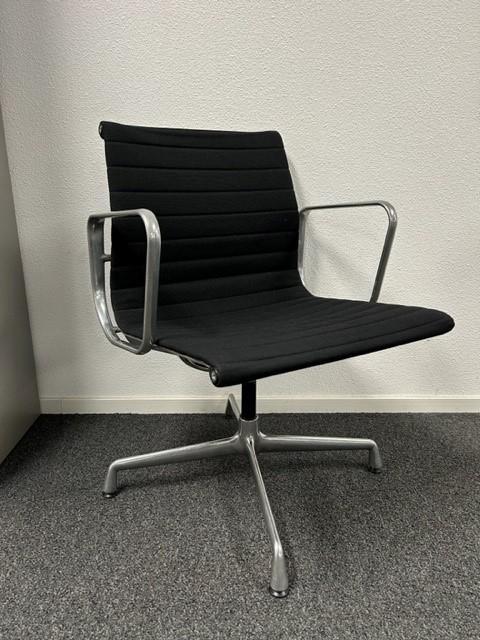Vitra EA 180 Hopsak, Huis en Inrichting, Bureaustoelen, Zo goed als nieuw, Bureaustoel, Zwart, Ophalen of Verzenden