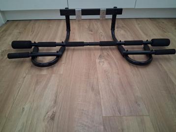 Optrekstang deurkozijn/muur 104cm breed,  40cm  diep. beschikbaar voor biedingen