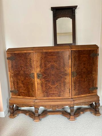 Vintage kast beschikbaar voor biedingen