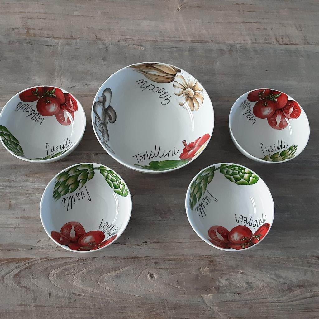 Nieuwe 5-delige pasta set van Alfresco, Huis en Inrichting, Keuken | Servies, Nieuw, Kom(men), Overige stijlen, Porselein, Ophalen