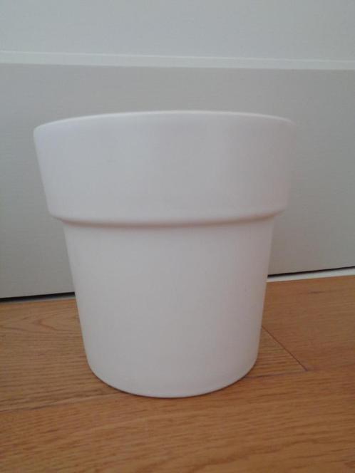 creme witte bloempot plantenpot met brede rand, Tuin en Terras, Bloempotten, Aardewerk, Binnen, Minder dan 40 cm, Minder dan 25 cm