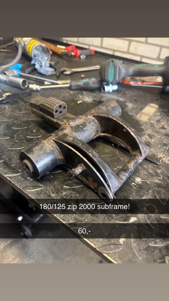 Piaggio zip 125/180 subframe geslepen, Motoren, Tuning en Styling, Ophalen of Verzenden