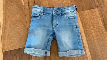 Korte spijkerbroek maat 98/104 Hema Comfy Fit  beschikbaar voor biedingen