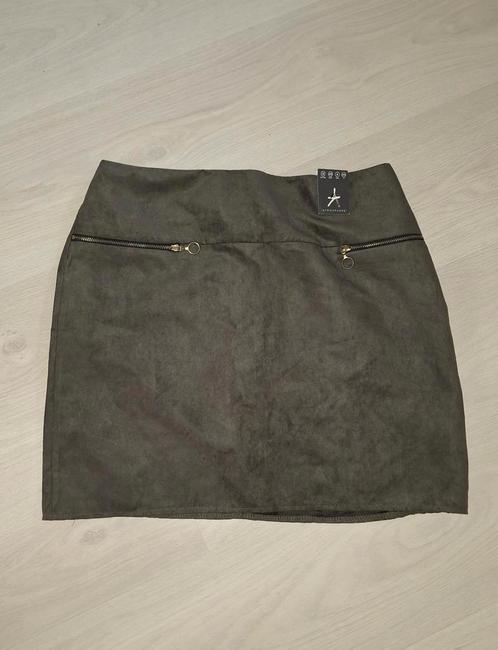 Groene suède rok merk Primark maat 40 NIEUW, Kleding | Dames, Rokken, Nieuw, Maat 38/40 (M), Groen, Boven de knie, Ophalen of Verzenden