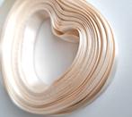 Lint satijn kleur crème Nieuw 13 meter / Naaispullen, Ophalen of Verzenden, Nieuw, Lint, Band of Elastiek