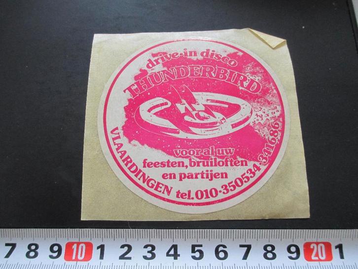 sticker vlaardingen drive-in disco THUNDERBIRD, Verzamelen, Stickers, Zo goed als nieuw, Ophalen