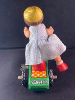 Blikken meisje op scooter, Ophalen of Verzenden