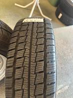 Suzuki Jimny Hankook Winterbanden Set 205/70R15C 106/104R, Ophalen, Gebruikt, 15 inch, Banden en Velgen