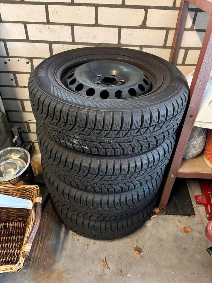 Winterbanden VW Polo 15 inch, Auto diversen, Auto-accessoires, Gebruikt, Ophalen