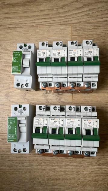 Holec 2 stuks Aardlekschakelaars & 8 Installatieautomaten beschikbaar voor biedingen