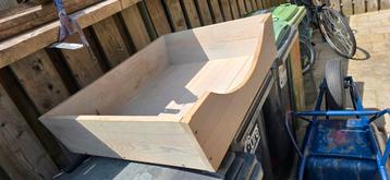 Houten Hondenmand ( vuren) beschikbaar voor biedingen