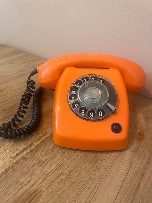 Oranje draaischijf telefoon vintage, Verzamelen, Retro, Huis en Inrichting, Ophalen of Verzenden