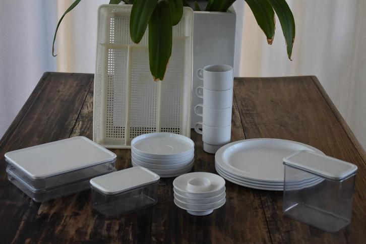 Mepal wit 4 persoons buiten servies incl.borden 24delig, Caravans en Kamperen, Kampeeraccessoires, Gebruikt, Ophalen of Verzenden