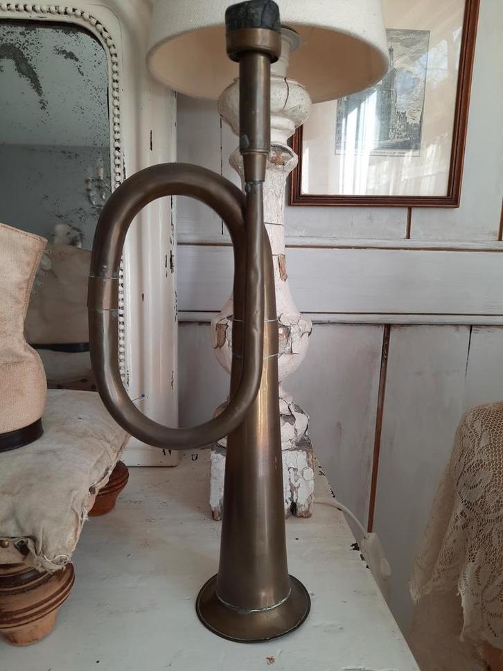 Oude  (middelmaat) trompet., Antiek en Kunst, Antiek | Woonaccessoires, Ophalen of Verzenden