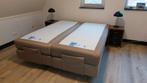 Boxspring Elektrisch merk Nordic Norma met 2x nachtkastje, Huis en Inrichting, Slaapkamer | Boxsprings, 180 cm, Gebruikt, 210 cm