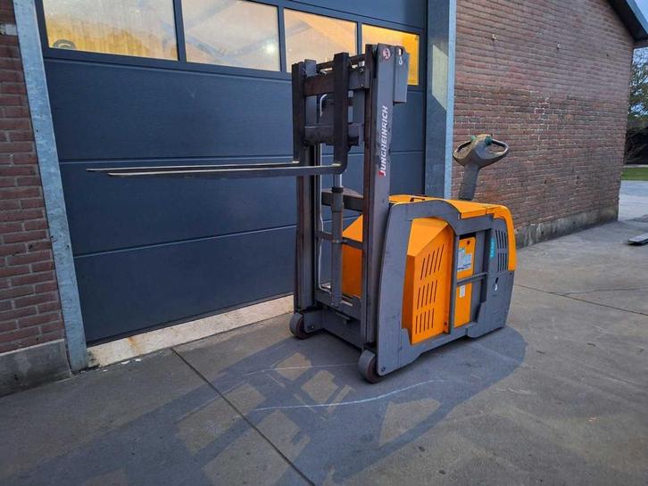 Junheinrich - Vrijgragende stapelaar - Stapelaar, Zakelijke goederen, Machines en Bouw | Heftrucks en Intern transport, Stapelaar