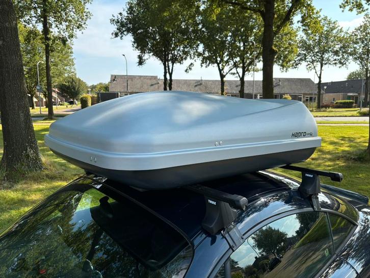 Te huur: Hapro 420 liter dakkoffer + Thule dragers Prijs/dag, Auto diversen, Dakkoffers, Zo goed als nieuw, Ophalen