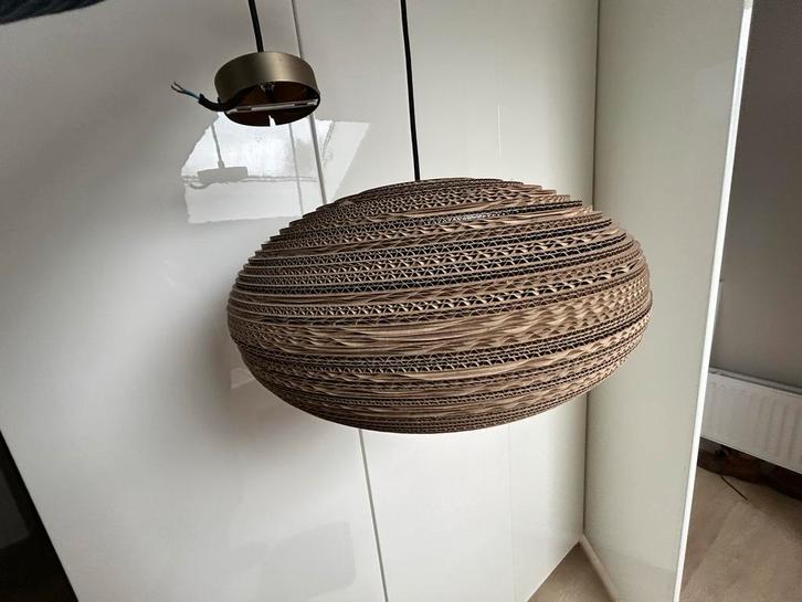 Design Lamp - Karton ovaal, Huis en Inrichting, Lampen | Hanglampen, Zo goed als nieuw, 50 tot 75 cm, Overige materialen, Ophalen of Verzenden