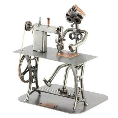 Naaister - naaimachine, naaien, kleding, stoffen, coupeuse, Verzamelen, Beelden en Beeldjes, Nieuw, Overige typen, Ophalen of Verzenden