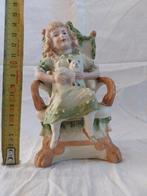 Antiek Porseleinen Beeldje Meisje met Kat, Antiek en Kunst, Ophalen