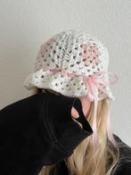 Gehaakte Bonnet met Strik, Ophalen of Verzenden, Nieuw, One size fits all, Hoed