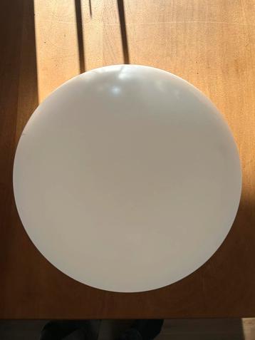 Plafond lamp beschikbaar voor biedingen