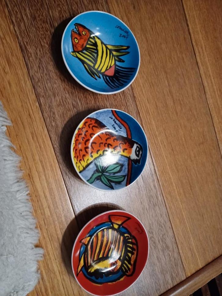 3x Corneille kunstenaar 2001 Schalen, Huis en Inrichting, Woonaccessoires | Schalen en Manden, Zo goed als nieuw, Schaal, Rond