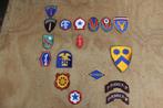 = US Verzameling Patches Zoals De GI Collectors Guide P10 =, Verzamelen, Ophalen of Verzenden, Amerika, Embleem of Badge