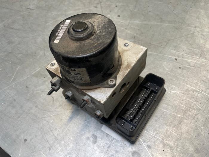 ABS Pomp van een Nissan Navara, Auto-onderdelen, Elektronica en Kabels, Nissan, Gebruikt, 3 maanden garantie, Ophalen of Verzenden