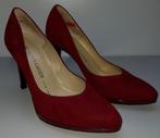ZGAN!! 
Mooie suède rode pumps van Peter Kaiser maat 4 (37), Kleding | Dames, Schoenen, Peter Kaiser, Ophalen of Verzenden, Zo goed als nieuw