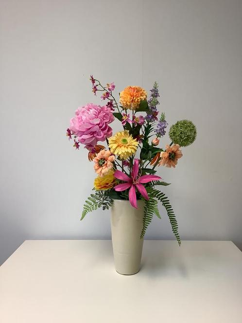 Mooi fris boeket in stenen vaas/ pot ruim 70 hoog, Huis en Inrichting, Woonaccessoires | Kunstplanten en Kunstbloemen, Zo goed als nieuw
