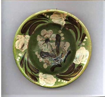 Antiek Hongaars wandbord groen met witte bloemen (1) beschikbaar voor biedingen