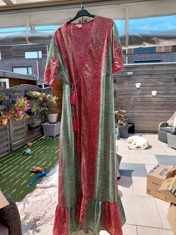 Jurken maten 42 / 44, Kleding | Dames, Grote Maten, Zo goed als nieuw, Jurk, Zwart, Ophalen of Verzenden