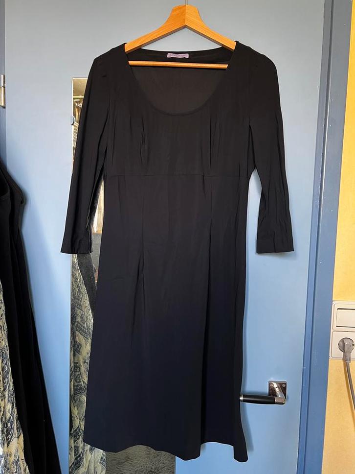 Zwarte LaDress jurk, maat S, Kleding | Dames, Jurken, Zo goed als nieuw, Maat 36 (S), Zwart, Knielengte, Ophalen of Verzenden