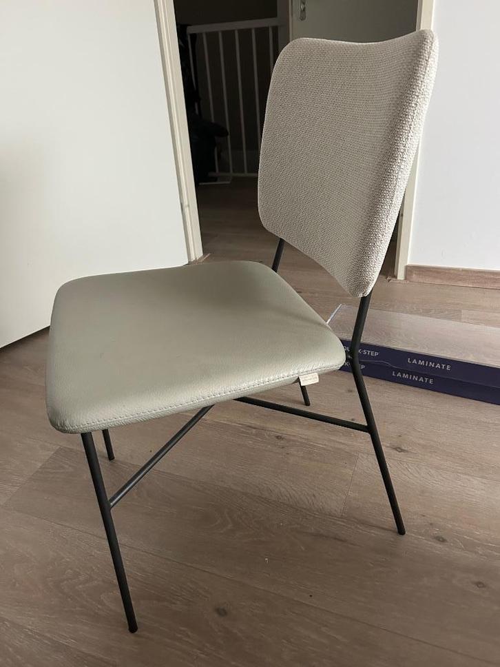 4 Bert Plantagie eetstoelen in goede staat, Huis en Inrichting, Stoelen, Zo goed als nieuw, Vier, Leer, Metaal, Stof, Grijs, Ophalen